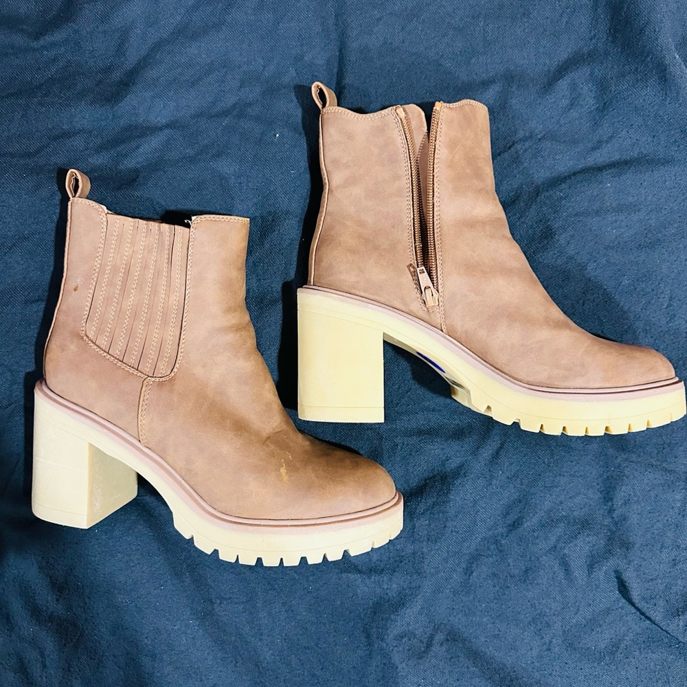 Dolce Vita Tan Heeled Ankle Boots